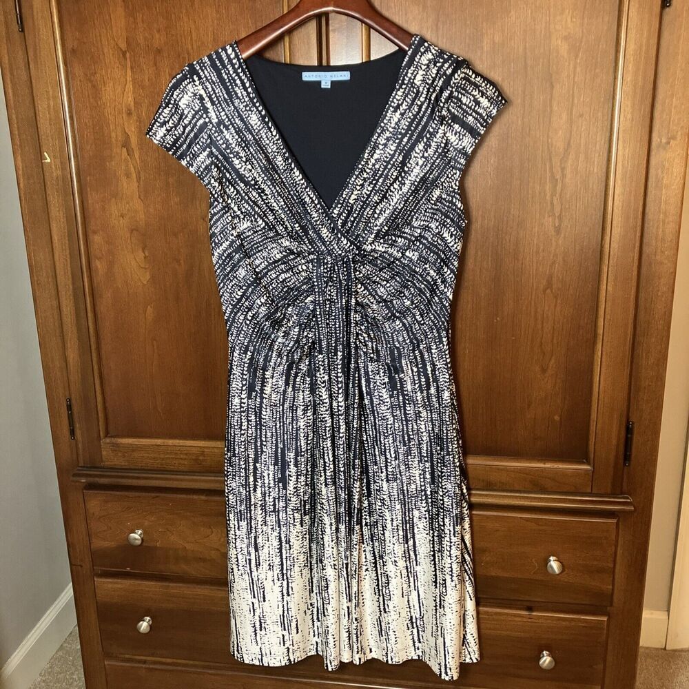 Antonio Melani Navy White Abstract Ruched V-Neck Cap Sleeve Sheath Dress Medium